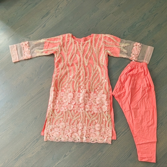 Indian Pakistani Women's 2-Piece Kameez Salwar Outfit - Peach Pink - Picture 1 of 8